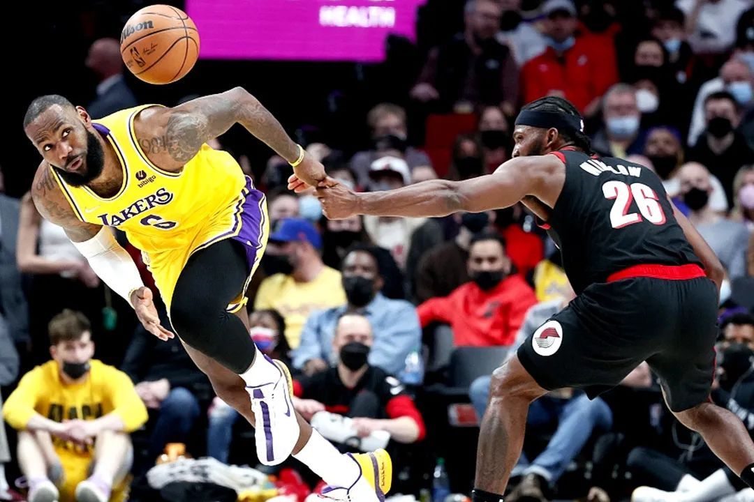 南宫28(NG28)官方网站-波特兰开拓者发布备战花絮，关键时刻门线救险，CBA季后赛任务艰巨，细节决定成败的简单介绍