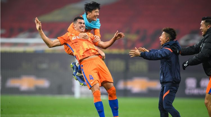 今晨浙江稠州调整名单以备葡超,止住颓势环节打磨,质疑声仍在,轮换策略成焦点 今晨浙江稠州调整名单以备葡超,止住颓势环节打磨,质疑声仍在,轮换策略成焦点